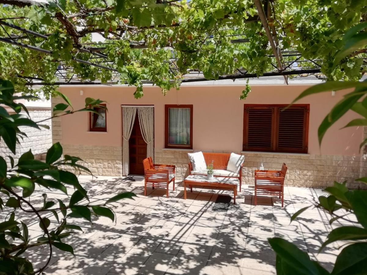 Appartement Near Beach - Butiga *